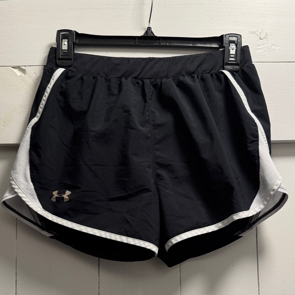 Under Armour HeatGear Women's Black & White Athletic Shorts Small S Running